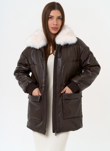 Женский пуховик из эко кожи с воротником из эко меха