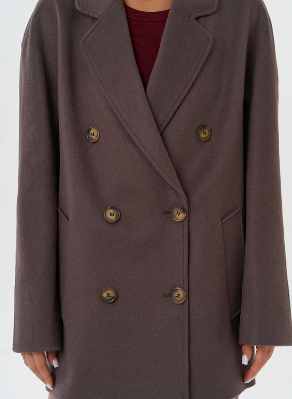 Укороченное двубортное пальто