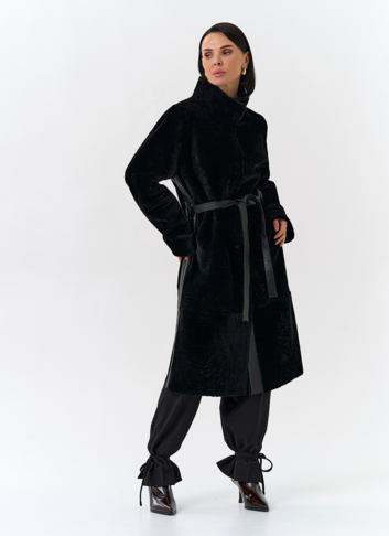 Женская двухсторонняя дубленка с поясом