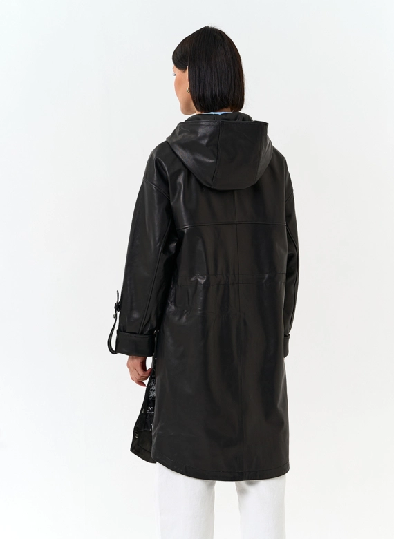 Женский плащ из натуральной кожи с капюшоном