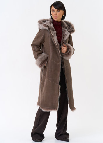 Женская натуральная дубленка с капюшоном
