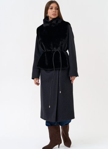 Женская манишка из эко меха в черном цвете