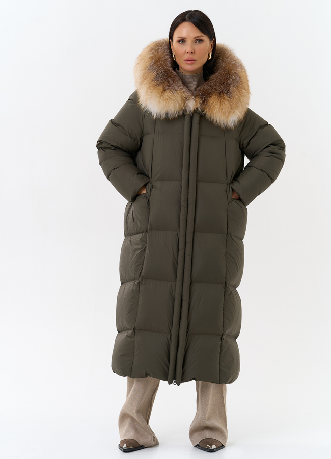 Женский длинный пуховик с отделкой из меха лисы модель № 31983 универмаг малина
