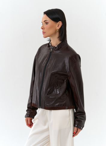 Женская короткая куртка из натуральной кожи