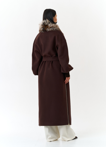 Женское длинное пальто с отделкой из меха лисы