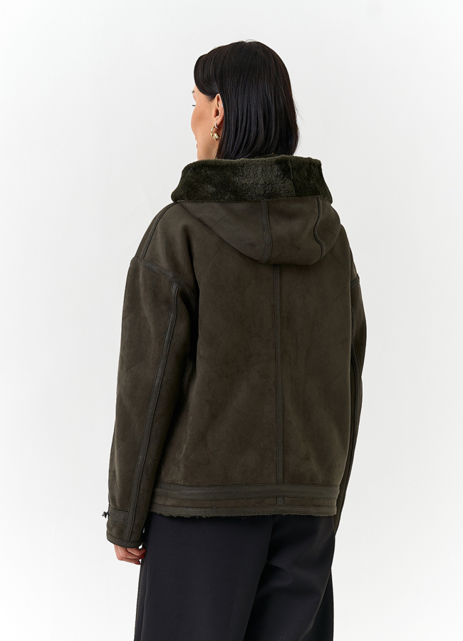 фото Женская дубленка из эко замши с капюшоном модель № 32585