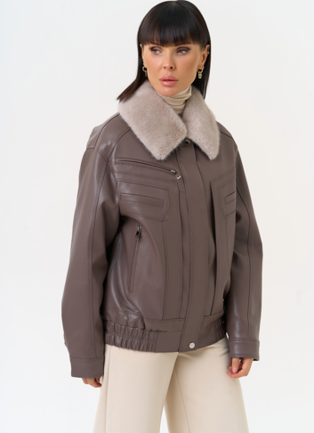 Женская утепленная куртка из эко кожи в бежевом цвете