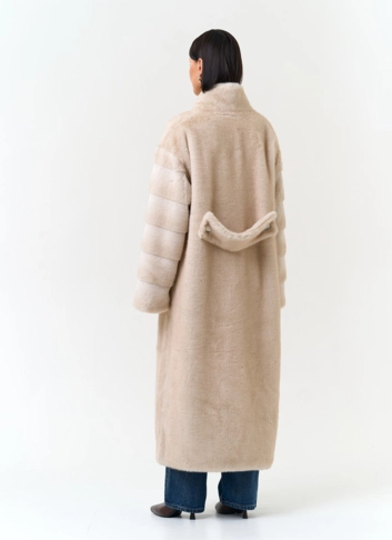 Женское пальто из эко меха