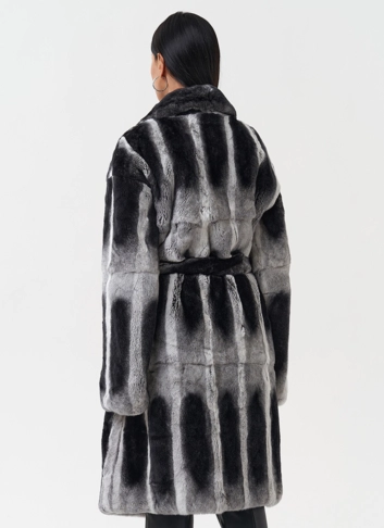 Шуба из меха кролика с английским воротником фото