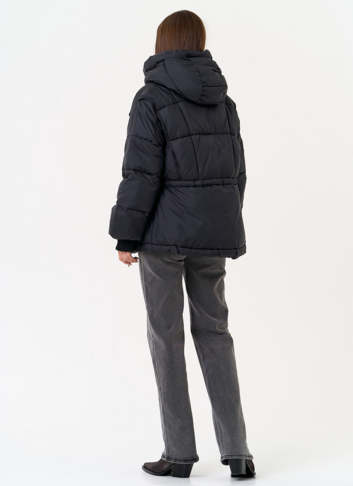 Женский черный пуховик с капюшоном