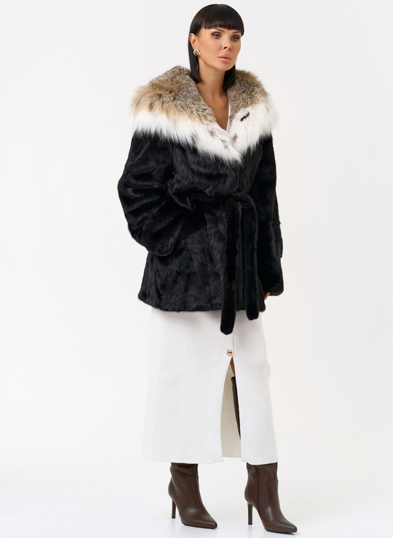 Женская шуба из меха норки с капюшоном из меха рыси