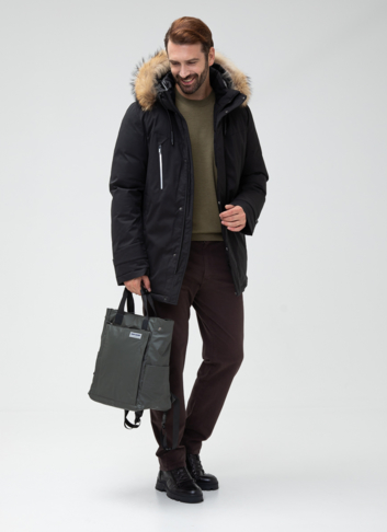 Мужской пуховик с капюшоном из меха енота