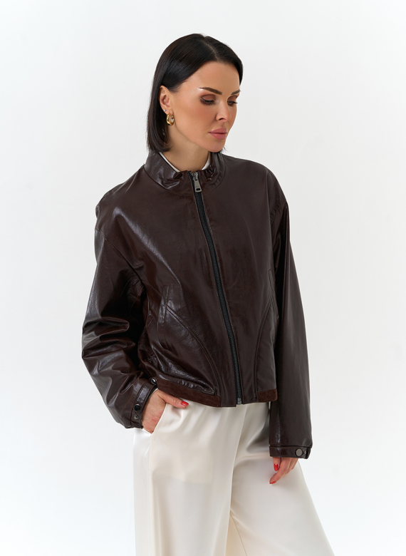 Женская короткая куртка из натуральной кожи