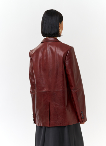 Жакет из натуральной кожи красного цвета
