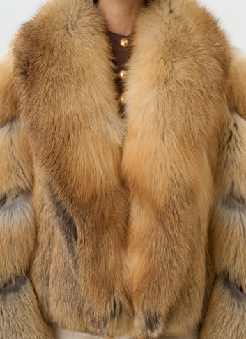 Укороченная шуба из меха рыжей лисы
