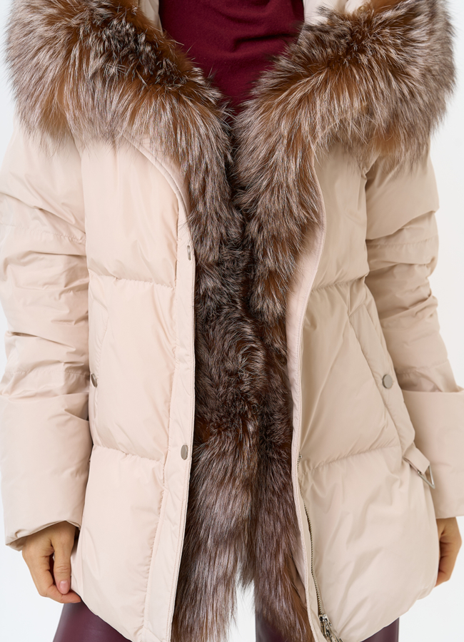 Женский пуховик с отделкой из натурального меха модель № 31608 универмаг малина