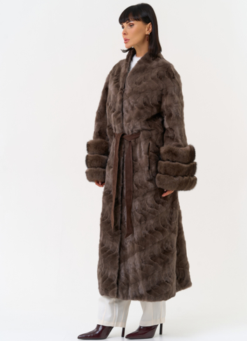 Женская шуба из меха норки с поясом