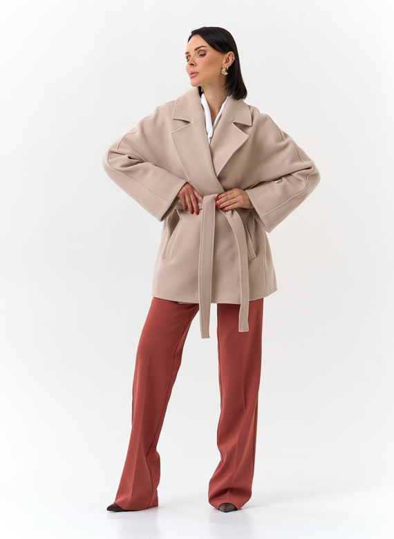 Женское укороченное пальто с английским воротником