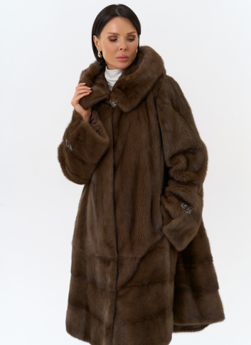 Шуба из меха норки с капюшоном