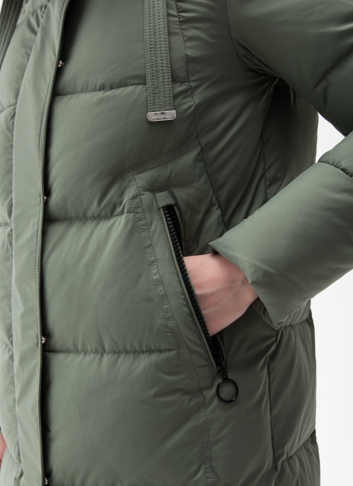 Женский пуховик с капюшоном 