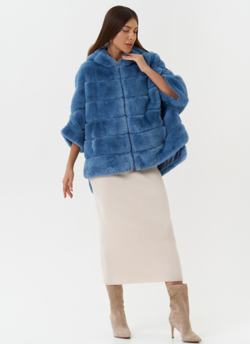 Короткая шуба из меха кролика с капюшоном