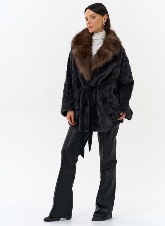 Шуба из меха норки с воротником из меха лисы