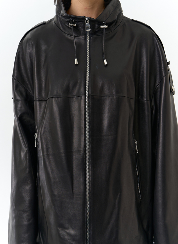 Куртка из натуральной кожи с воротником стойка