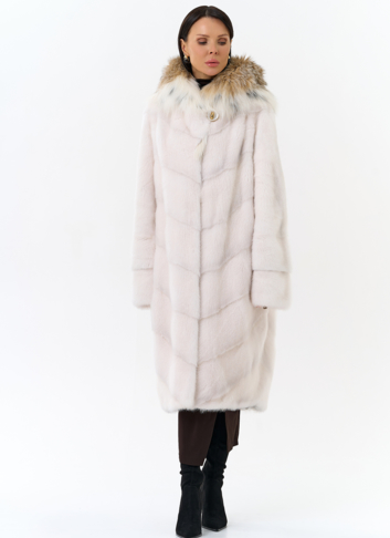 Светлая шуба с рысью
