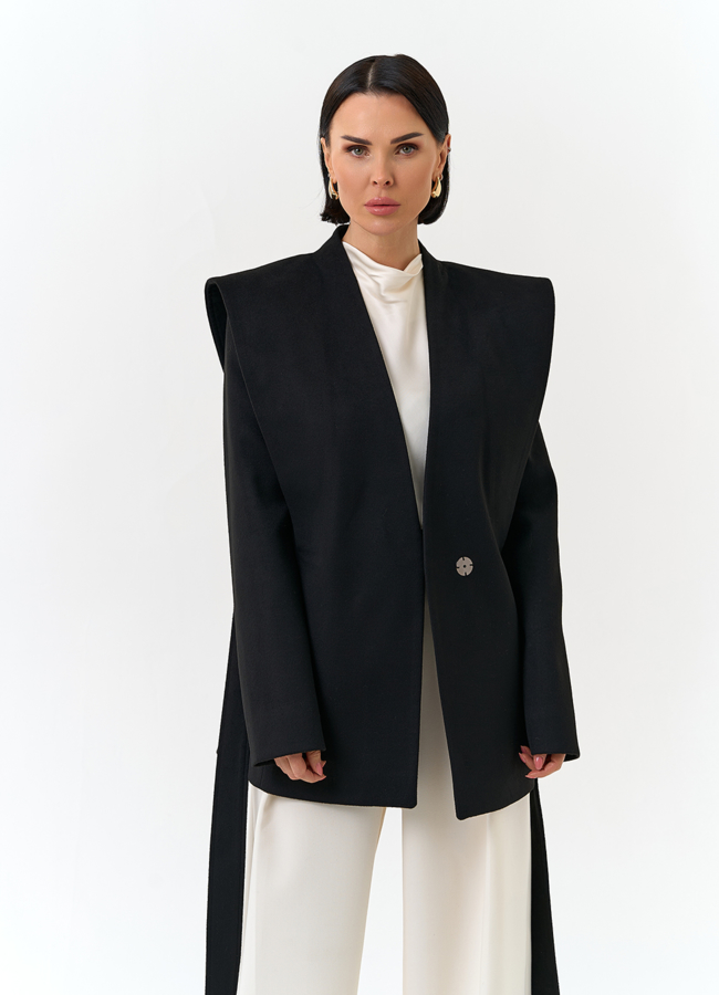 Женское укороченное пальто с акцентными плечами модель № 32855 универмаг малина