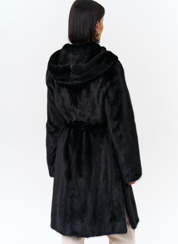 Норковая шуба с капюшоном и поясом черного цвета