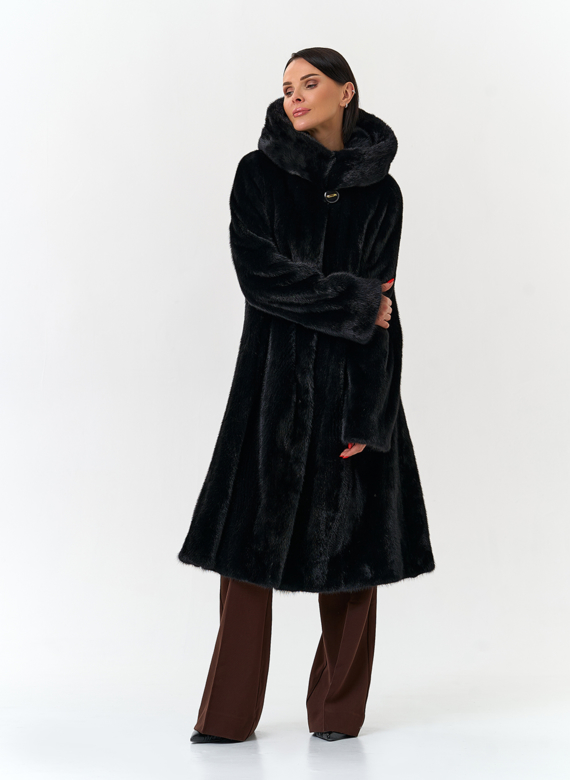 Шуба из меха норки с капюшоном