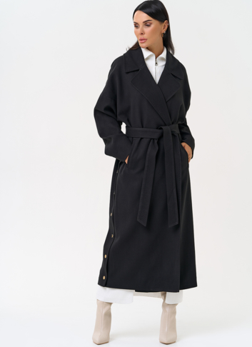Женское пальто черного цвета с функциональными кнопками