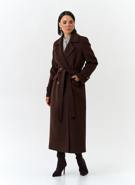 Женское пальто с английским воротником