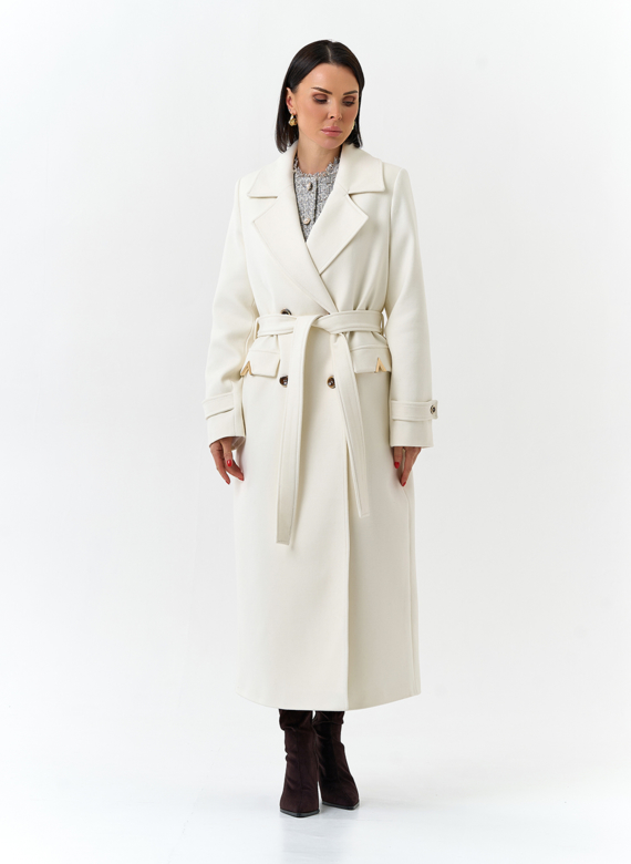 Женское пальто белого цвета