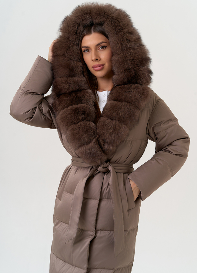 Женский пуховик с капюшоном из меха песца модель № 31449 универмаг малина