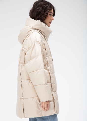 Женский пуховик с капюшоном 