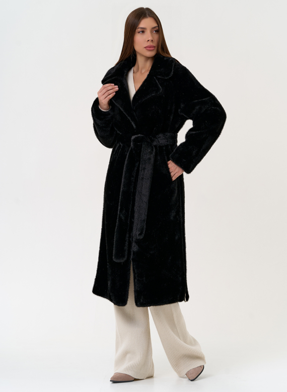 Женское пальто из эко меха с декоративными молниями