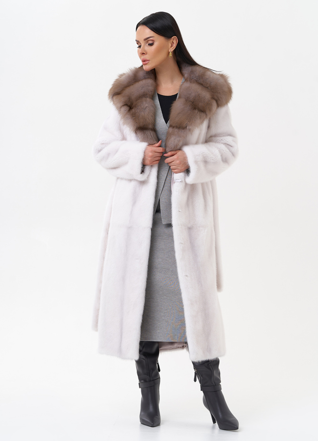 Белая шуба из норки с куницей модель № 29530 универмаг малина