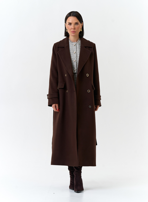 Женское пальто с английским воротником
