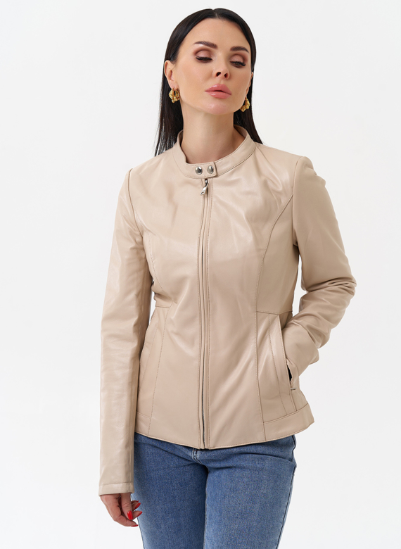 Светлая кожаная куртка