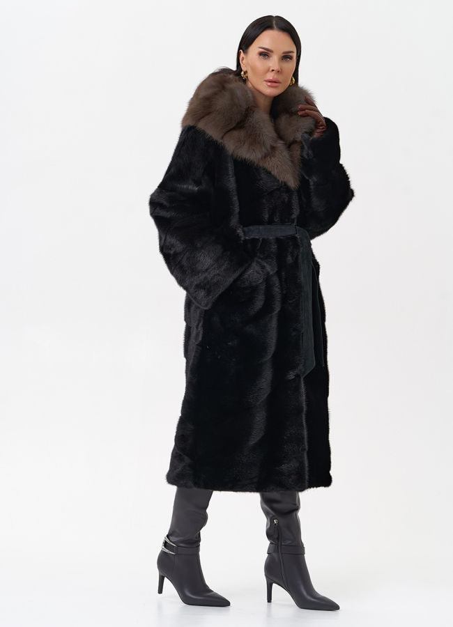 Норковая шуба с капюшоном из меха куницы модель № 26640 универмаг малина