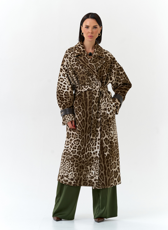 Женское пальто с анималистическим принтом