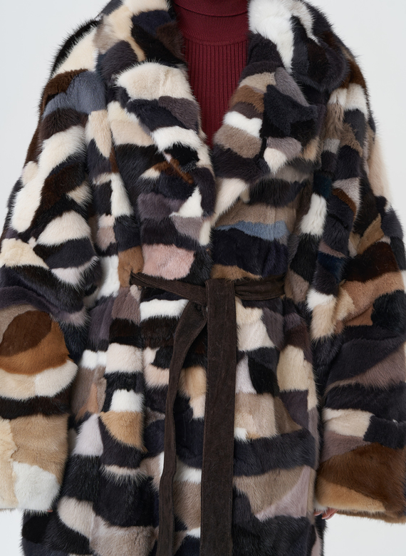 Шуба из меха норки с английским воротником