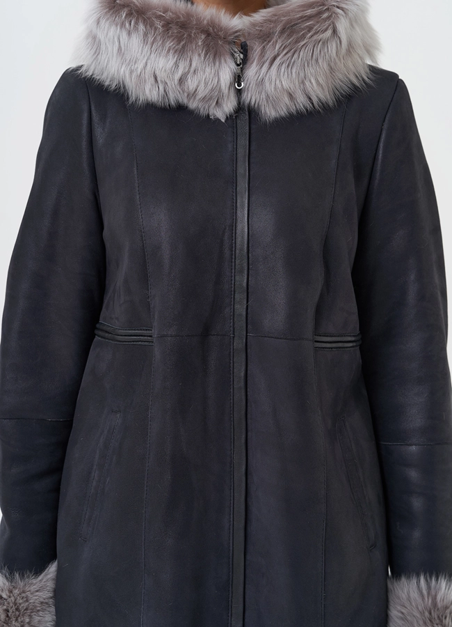 Дубленка с отделкой из тосканы с капюшоном модель № 28699 в рассрочку