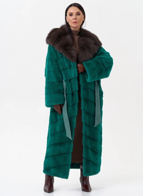 Норковая шуба с капюшоном из меха куницы