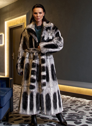 Длинная шуба из меха кролика Длинная шуба из меха кролика