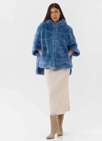 Короткая шуба из меха кролика с капюшоном