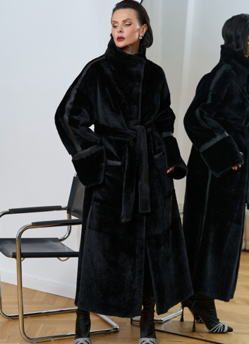 Женская двухсторонняя дубленка с воротником стойкой