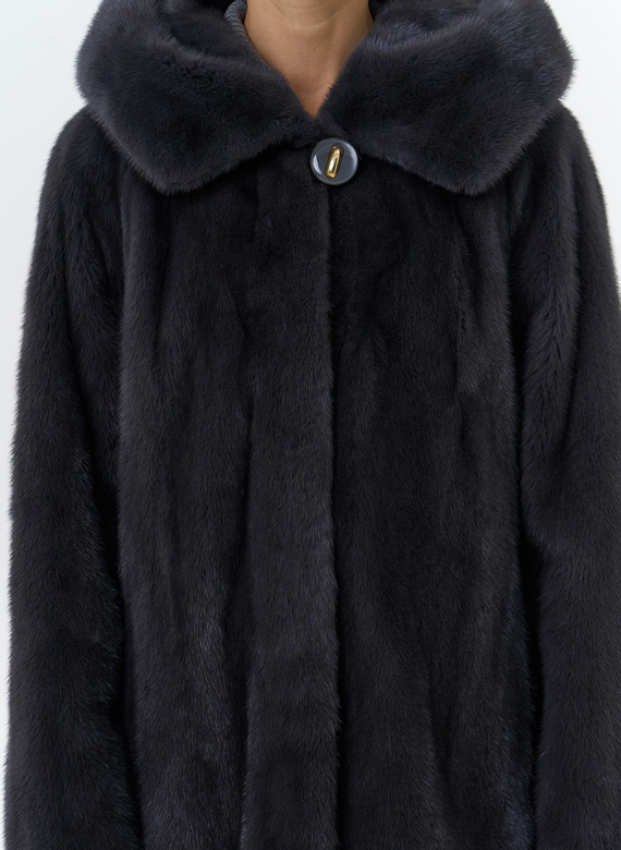 Женская шуба из норки силуэта баллон с капюшоном